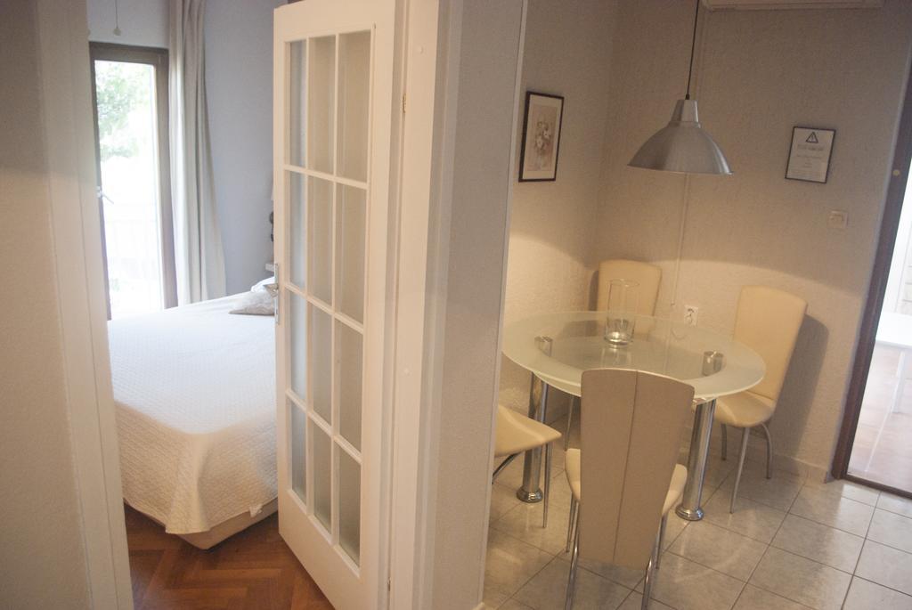 Apartments Vongula Трогір Екстер'єр фото