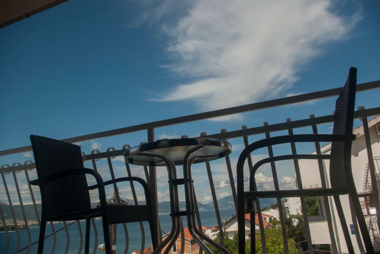 Apartments Vongula Трогір Екстер'єр фото